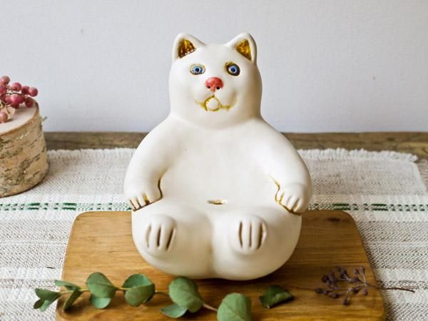 リトアニアの陶器の猫オブジェ（白・おすわり) 1 - presse 北欧