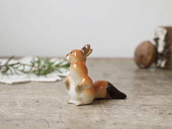 フィンランドで見つけたロシア製Lomonosov リスの陶器フィギュア