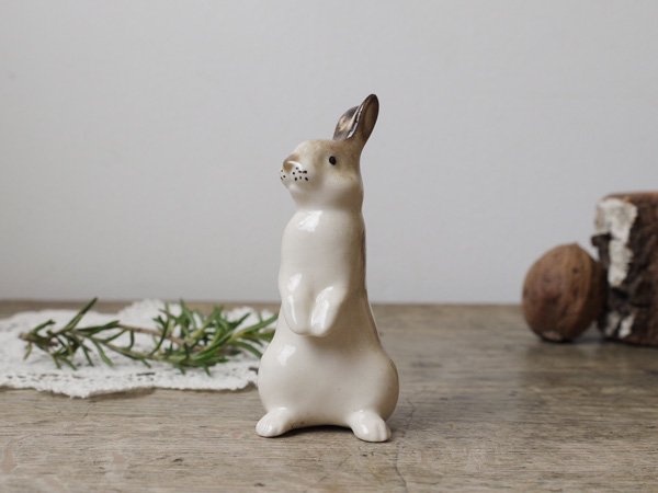 フィンランドで見つけたロシア製Lomonosov ウサギの陶器フィギュア