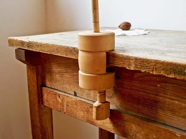 スウェーデンでみつけた木製 糸巻き かせくり器 - presse 北欧、バルト 