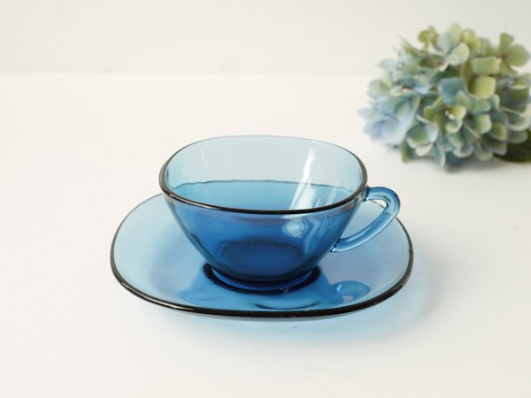 verecoガラスのカップ&ソーサー（ブルー） - presse 北欧、バルトの