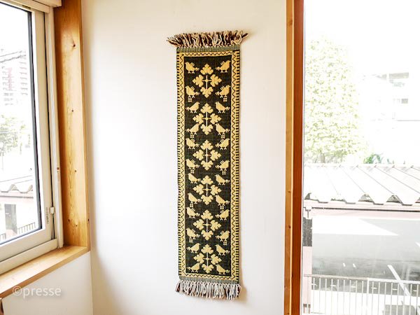 スウェーデンでみつけた刺繍のヴィンテージタペストリー織りの