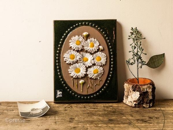 Jie Gantofta 壁掛けデイジーの花 Presse 北欧 バルトの雑貨のお店 アラビア グスタフスベリ ロールストランド ヴィンテージファブリック Jie Gantofta 壁掛けデイジーの花 Presse 北欧 バルトの雑貨のお店 アラビア グスタフスベリ ロールストランド ヴィンテージファブリック
