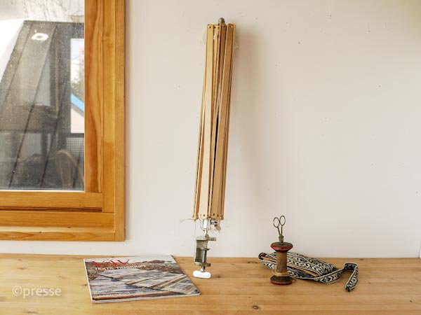 スウェーデンでみつけた木製 糸巻き かせくり器 - presse 北欧、バルト