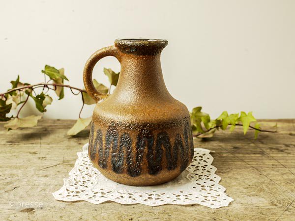スウェーデンでみつけた陶器の花瓶 くすみブラウン 丸いジグザグ模様 - presse 北欧、バルトの雑貨のお店 アラビア グスタフスベリ  ロールストランド ヴィンテージファブリック