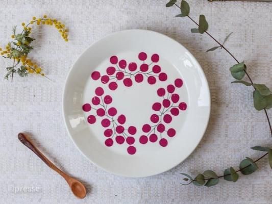 ARABIAKILTA プレート 赤い実 - presse 北欧、バルトの雑貨のお店