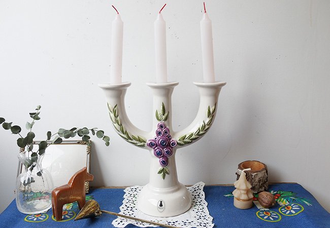 スウェーデン Rosa Ljung陶器製 キャンドルホルダー(パープル花 