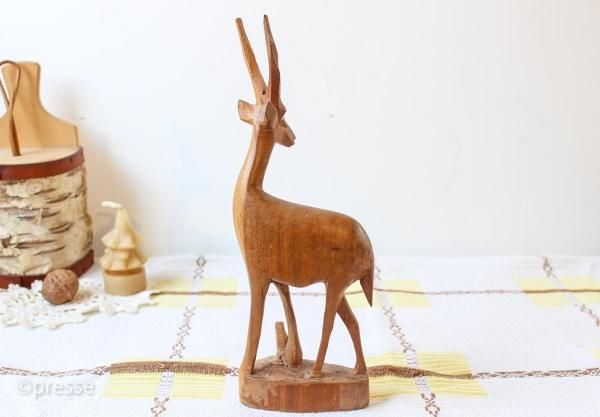 スウェーデンでみつけた木製シカの置物 大 - presse 北欧