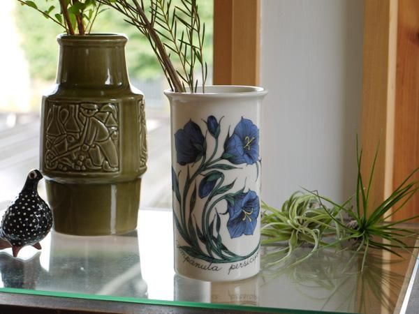 Arabia Botanicaブルーの花のフラワーベース Presse 北欧 バルトの雑貨のお店 アラビア グスタフスベリ ロールストランド ヴィンテージファブリック