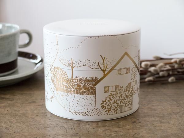 Te Handel 紅茶 Gamla Stan 古い街a Farm Village 農村の風景 ホワイト ゴールド L缶 Presse 北欧 バルトの雑貨のお店 アラビア グスタフスベリ ロールストランド ヴィンテージファブリック Te Handel 紅茶 Gamla Stan 古い街a Farm Village 農村の風景 ホワイト ゴールド L缶 Presse 北欧 バルトの雑貨のお店 アラビア グスタフスベリ ロールストランド ヴィンテージファブリック