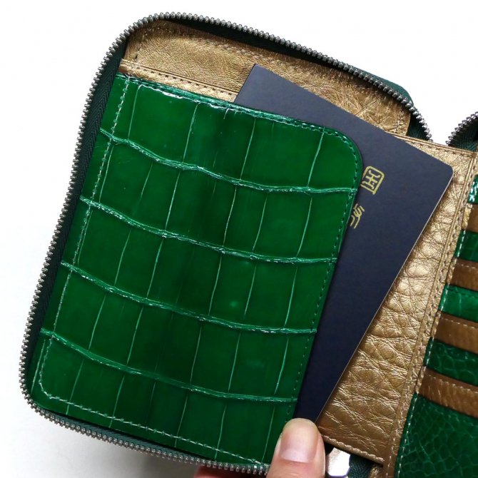 パスポートケース ファスナーカードケース カード入れ 本革 ワニ革 クロコ クロコダイル革 グレージング-2 全２色 グリーン/ベージュ