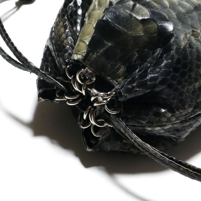 信玄袋(マチ無し、小)、ダイヤモンドパイソン、蛇革、マットブラック画像の2枚目参照