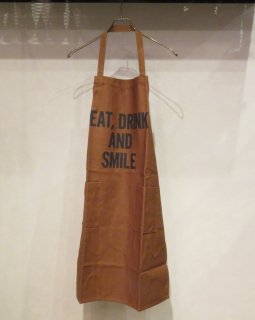 <img class='new_mark_img1' src='https://img.shop-pro.jp/img/new/icons47.gif' style='border:none;display:inline;margin:0px;padding:0px;width:auto;' />DRESSSEN DAY USE W POCKET APRON EAT,DRINK AND SMILEۥ֥ݥå 顼ץ(BROWN)