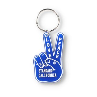<img class='new_mark_img1' src='https://img.shop-pro.jp/img/new/icons5.gif' style='border:none;display:inline;margin:0px;padding:0px;width:auto;' />STANDARD CALIFORNIABUTTON WORKS  SD Peace Key Holder(BLUE)