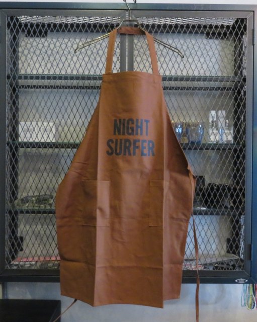 DRESSSEN DAY USE W POCKET APRON 【NIGHT SURFER】ダブルポケット カラーエプロン(BROWN) -  WACKOMARIA,M＆M,RATSjp,ビンゴブラザーズ正規取扱店【LITTLE BASTARD】滋賀県 セレクトショップ・通販可能