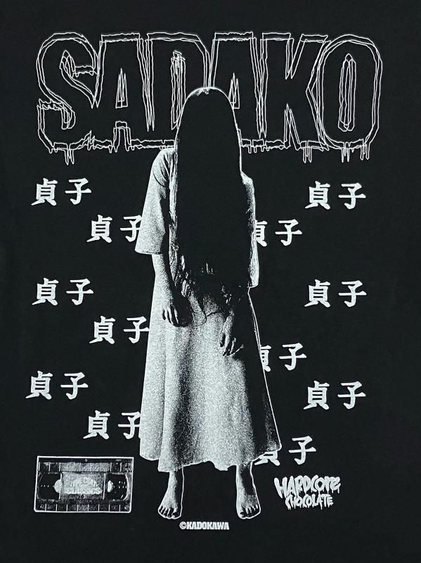 ハードコアチョコレート × 貞子 コラボロングスリーブTシャツ 貞子/ロングスリーブTシャツ（呪いブラック） - ホラーに