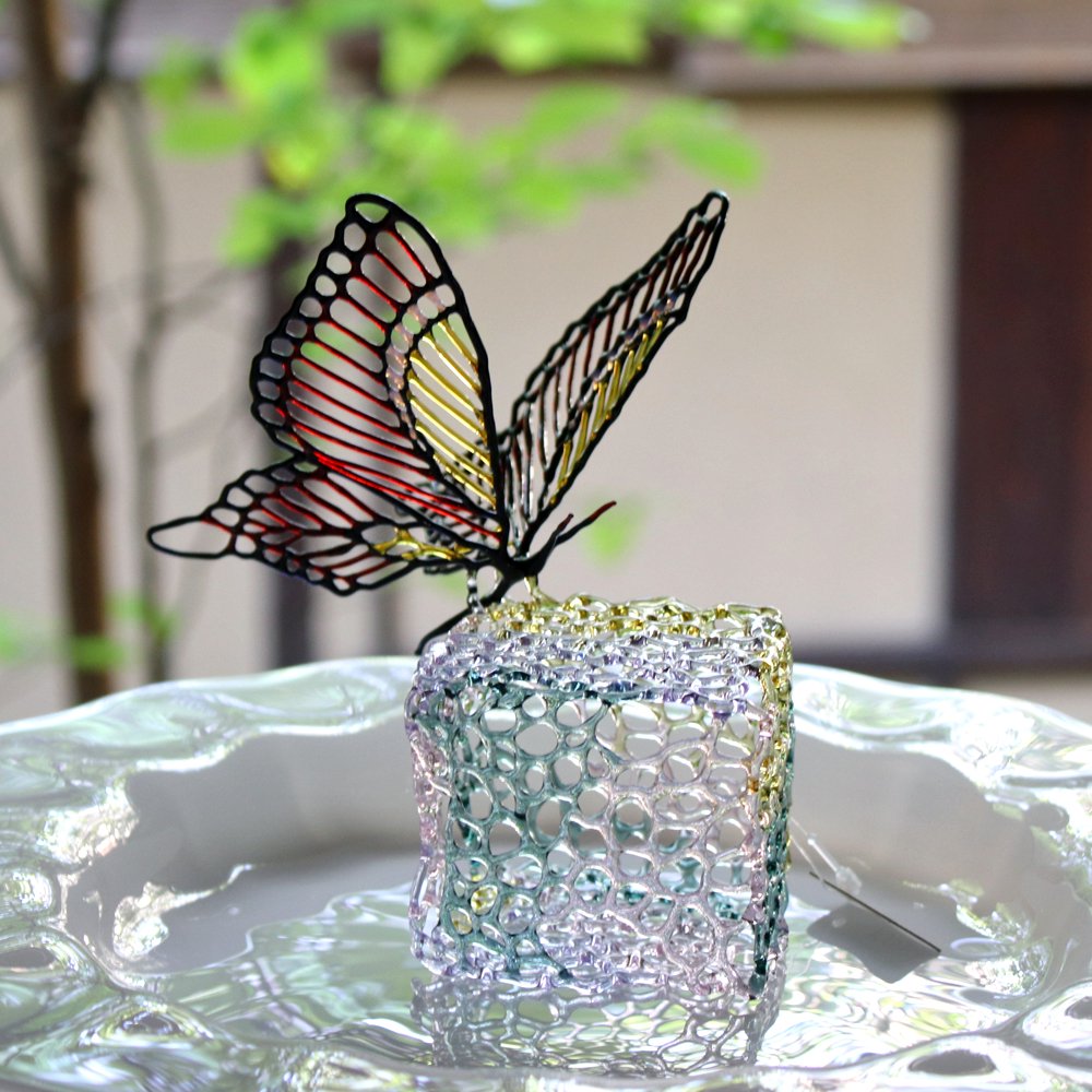 ガラス造形作家・齋藤直「HIRARI」蝶々とキューブのオブジェ - J-spirit Galley WEBSHOP