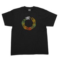 <img class='new_mark_img1' src='https://img.shop-pro.jp/img/new/icons8.gif' style='border:none;display:inline;margin:0px;padding:0px;width:auto;' />STRUSH WHEEL - TRUMPET TEE SHIRTS (Black) ART BY SOY PANDAYの商品画像
