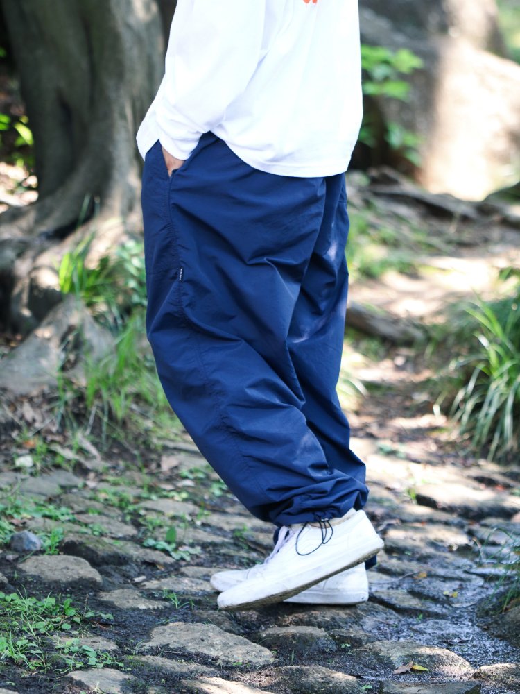 EAZY MISS(イージーミス) |EAZY MISS - LOOSE NYLON PANTS (Navy)