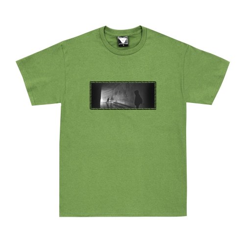 <img class='new_mark_img1' src='https://img.shop-pro.jp/img/new/icons8.gif' style='border:none;display:inline;margin:0px;padding:0px;width:auto;' />LIMOSINE - BACKPACK GIRL TEE (Swamp)ξʲ