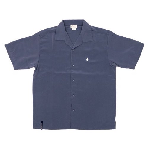 <img class='new_mark_img1' src='https://img.shop-pro.jp/img/new/icons8.gif' style='border:none;display:inline;margin:0px;padding:0px;width:auto;' />COLOR COMMUNICATIONS - DRIP EMB SILKY SHORT SLEEVE SHIRT (Stone Blue)ξʲ