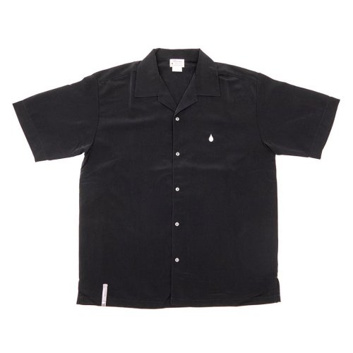 <img class='new_mark_img1' src='https://img.shop-pro.jp/img/new/icons8.gif' style='border:none;display:inline;margin:0px;padding:0px;width:auto;' />COLOR COMMUNICATIONS - DRIP EMB SILKY SHORT SLEEVE SHIRT (Black)ξʲ