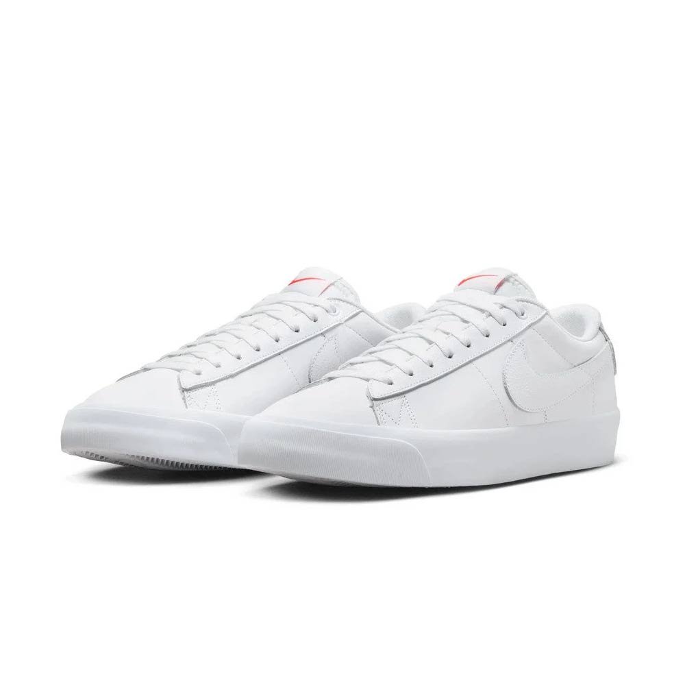 NIKE SB (ナイキ・エスビー) |NIKE SB - ZOOM BLAZER LOW PRO GT ISO オレンジレーベル (Triple  White)