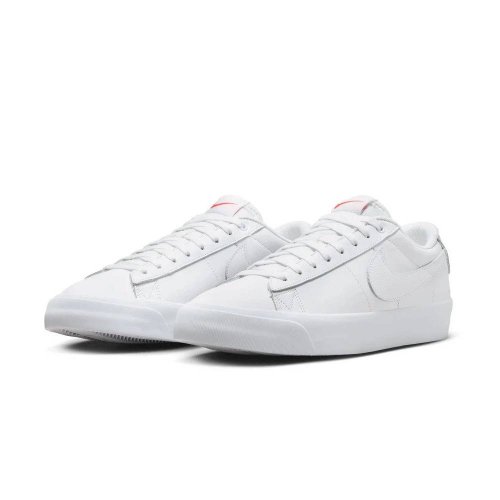 <img class='new_mark_img1' src='https://img.shop-pro.jp/img/new/icons8.gif' style='border:none;display:inline;margin:0px;padding:0px;width:auto;' />NIKE SB - ZOOM BLAZER LOW PRO GT ISO 󥸥졼٥ (Triple White)ξʲ