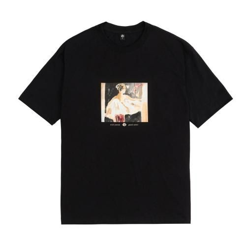 <img class='new_mark_img1' src='https://img.shop-pro.jp/img/new/icons8.gif' style='border:none;display:inline;margin:0px;padding:0px;width:auto;' />MAGENTA SKATEBOARDS - NICK JENSEN GUEST ARTIST TEE (Black) ξʲ