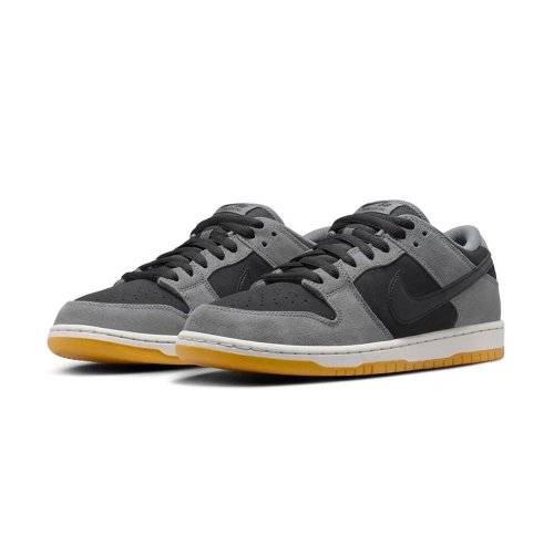 <img class='new_mark_img1' src='https://img.shop-pro.jp/img/new/icons8.gif' style='border:none;display:inline;margin:0px;padding:0px;width:auto;' />NIKE SB - DUNK LOW PRO PRM (Black and Smoke Grey) HF3063-001ξʲ