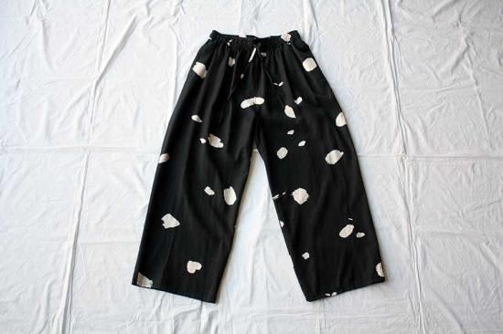 yuni（ユニ ）の「ルナファ ペイントドット パンツ Cotton Cupra