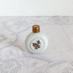 チェコスロヴァキア時代の陶器製の香水瓶　円形+転写装飾