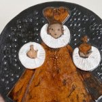 チェコスロヴァキア時代の民芸品　陶板　プラハの幼子イエス像