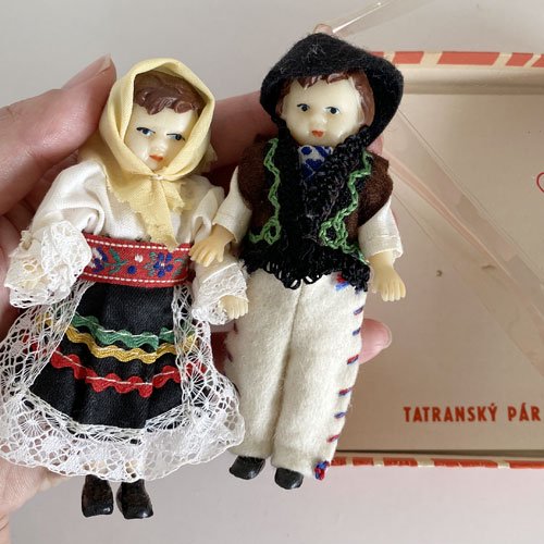 チェコスロヴァキア時代の民芸品　箱入り人形　10cm　タトラの民族衣装 - チェコ雑貨、チェコ絵本のお店　チェドックザッカストア
