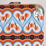 チェコ製の布張スーツケース　ハート花束　水色　小
