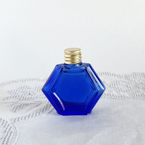 チェコ ボヘミアガラスの香水瓶 紺色 六角形 - チェコ雑貨、チェコ絵本