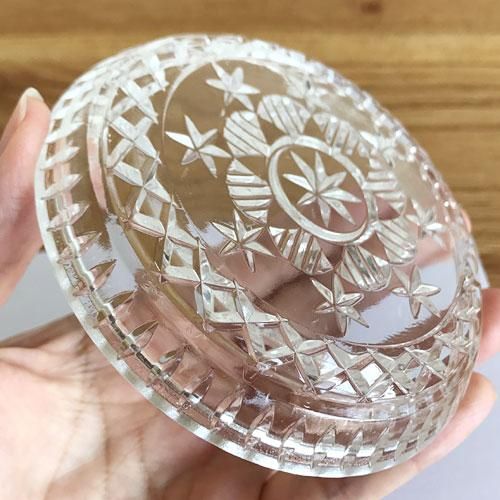 チェコスロヴァキア時代のボヘミアガラスの小皿 円形お花