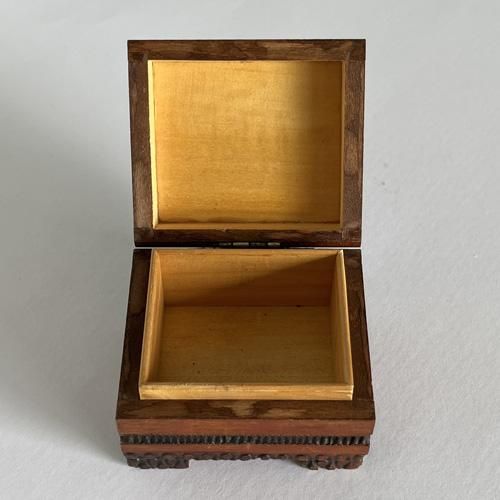 注目の福袋！ ポーランドのヴィンテージ木箱 チェコ - 金属細工の四葉 6×7cm アンティーク雑貨