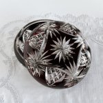 チェコスロヴァキア時代のボヘミアガラスの小物入れ　被せガラス　14cm