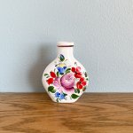 チェコのホドスコ地方の伝統的な民芸品陶器　平らな花瓶