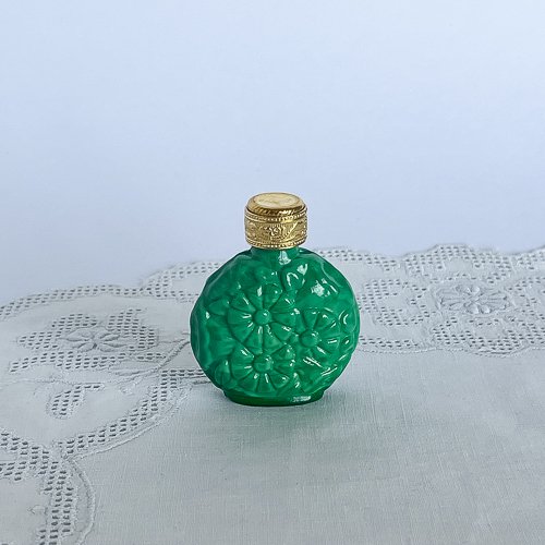 チェコ ボヘミアガラスの香水瓶 マラカイトガラス（金蓋） 三輪の花
