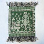 ポーランド・ヤノフ村の織物　40×44　ヘレナさんのクリスマスツリーとサンタ柄