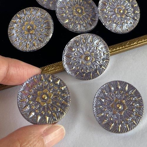 チェコのガラスボタン 27mm 中央に花 アレキサンドライトガラス