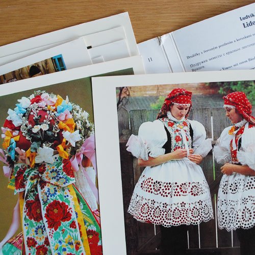 チェコスロヴァキア スロヴァーツカ地域の民族衣装の写真集 チェコ ドイツ 東欧雑貨のお店 Cedokzakkastore チェドックザッカストアの雑貨通販サイト