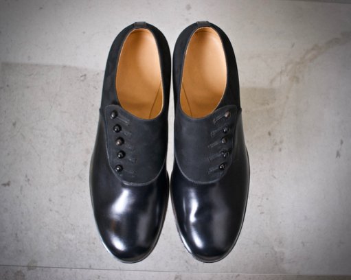 button up shoes / plain toe / calf × nuback / black × black：forme｜toron（トロン）