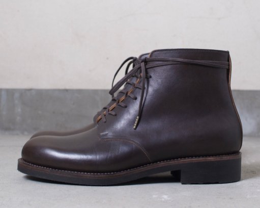 7 hole boots / waxed fresh / mid black：forme｜toron（トロン）