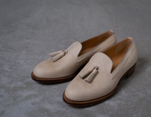 Tassel loafer plain toe / SHF / ivory：forme｜toron（トロン）