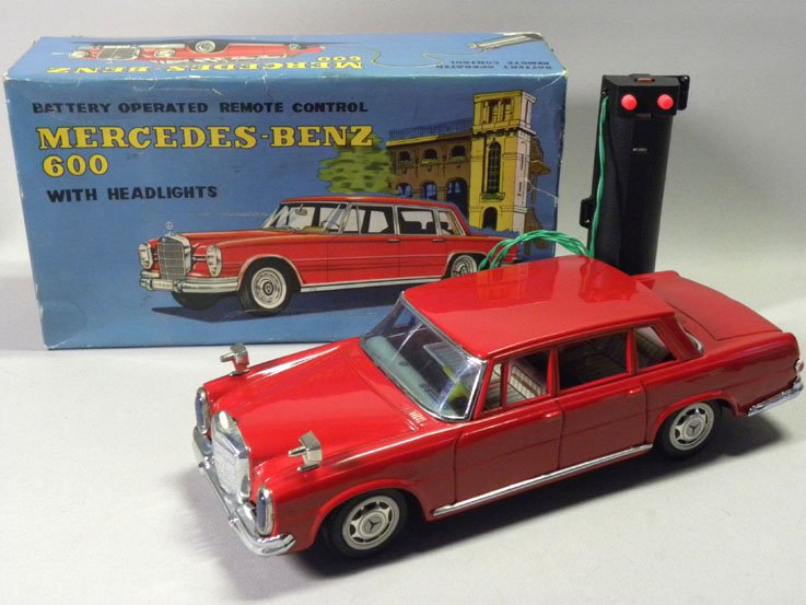 60cmブリキのおもちゃメルセデスベンツ - ミニカー