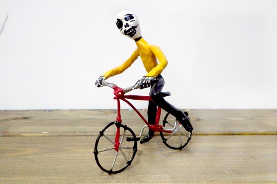 メキシコ カラベラ ミニチュア 骸骨 置物 人形 自転車