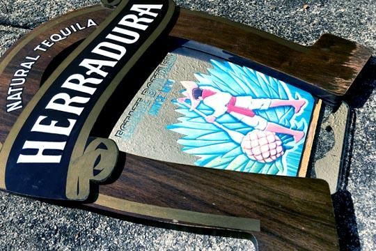木製パブミラー　エラドゥーラ　テキーラHERRADURA ミラー付きサイン 木製パブミラーエラドゥーラテキーラHERRADURA ミラー付きサイン